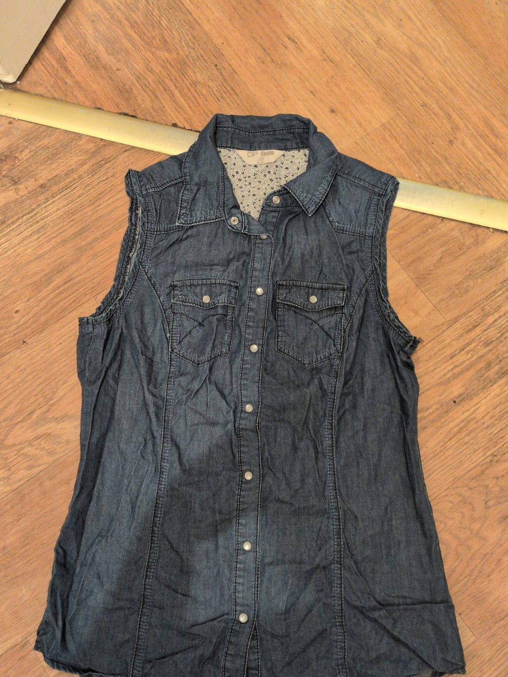 Ladies Dorothy Perkins Size 10 Denim Collared Sleeveless Top