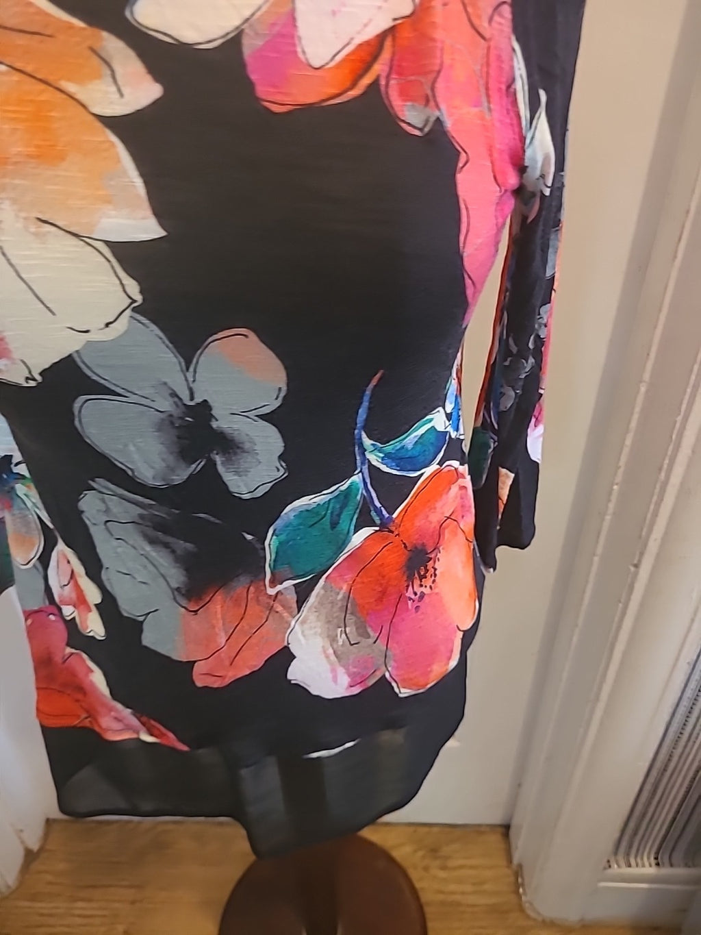 Ladies Roman Size 10 Black Floral Long Sleeved Blouse