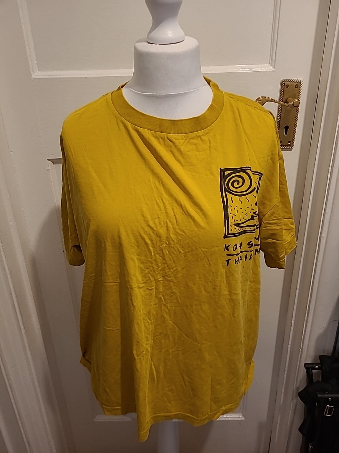 Ladies Size XL Yellow Short Sleeved "Thailand" Tshirt