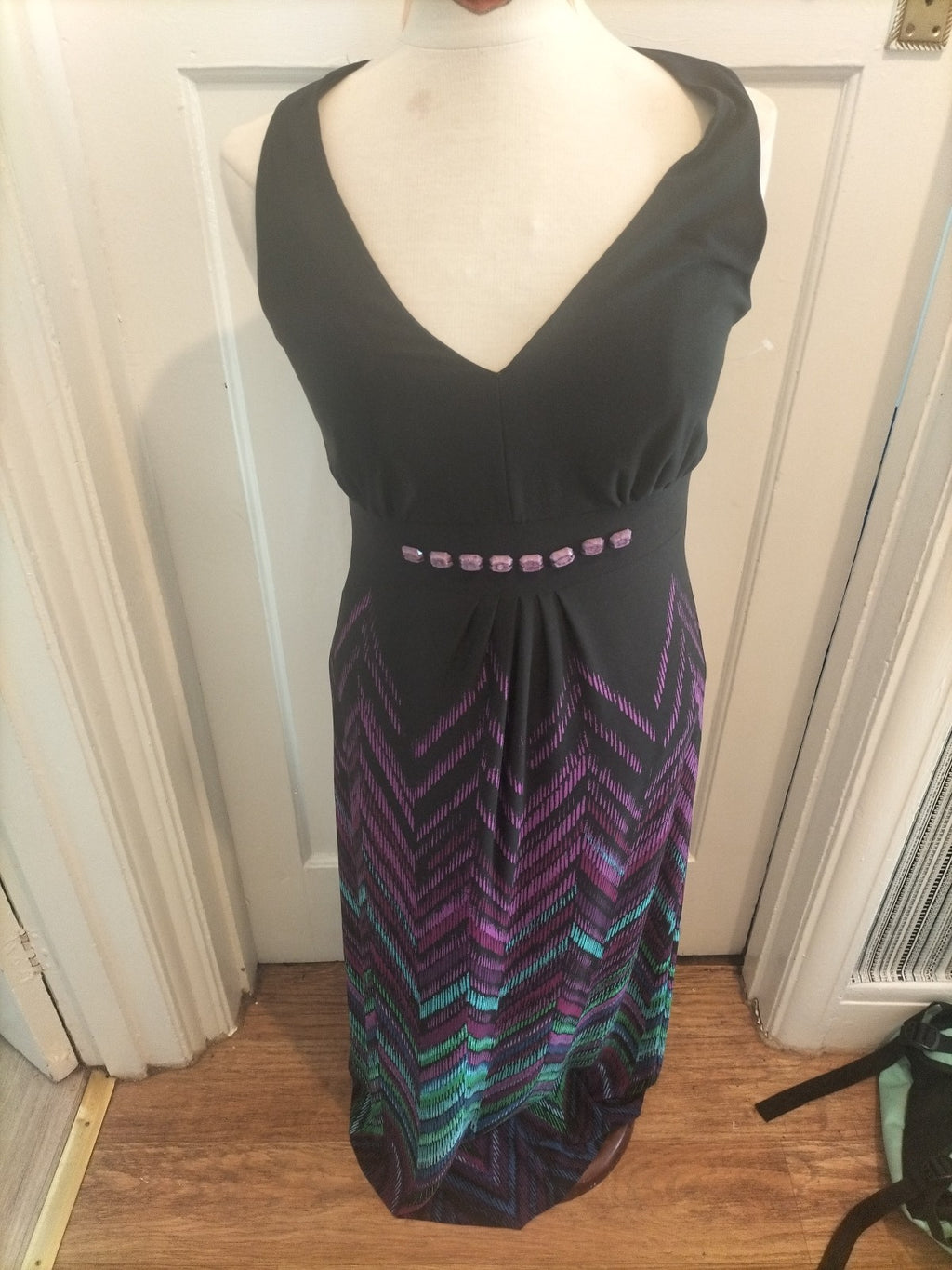 Ladies Medium Black Purple Green Long Length Sleeveless Dress