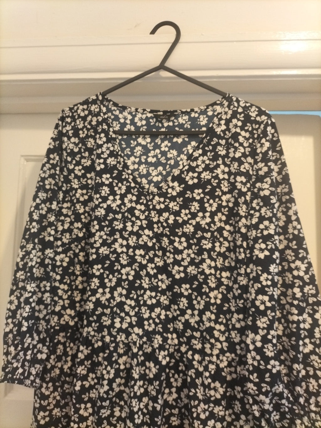 Ladies M&Co Size 8 Navy White Floral Mid Sleeved Dress
