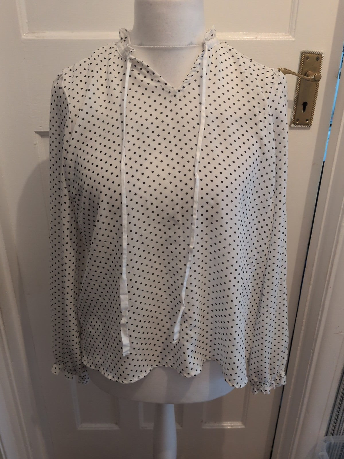 New Look 16 White And Black Spotty Long Sleeve Blouse