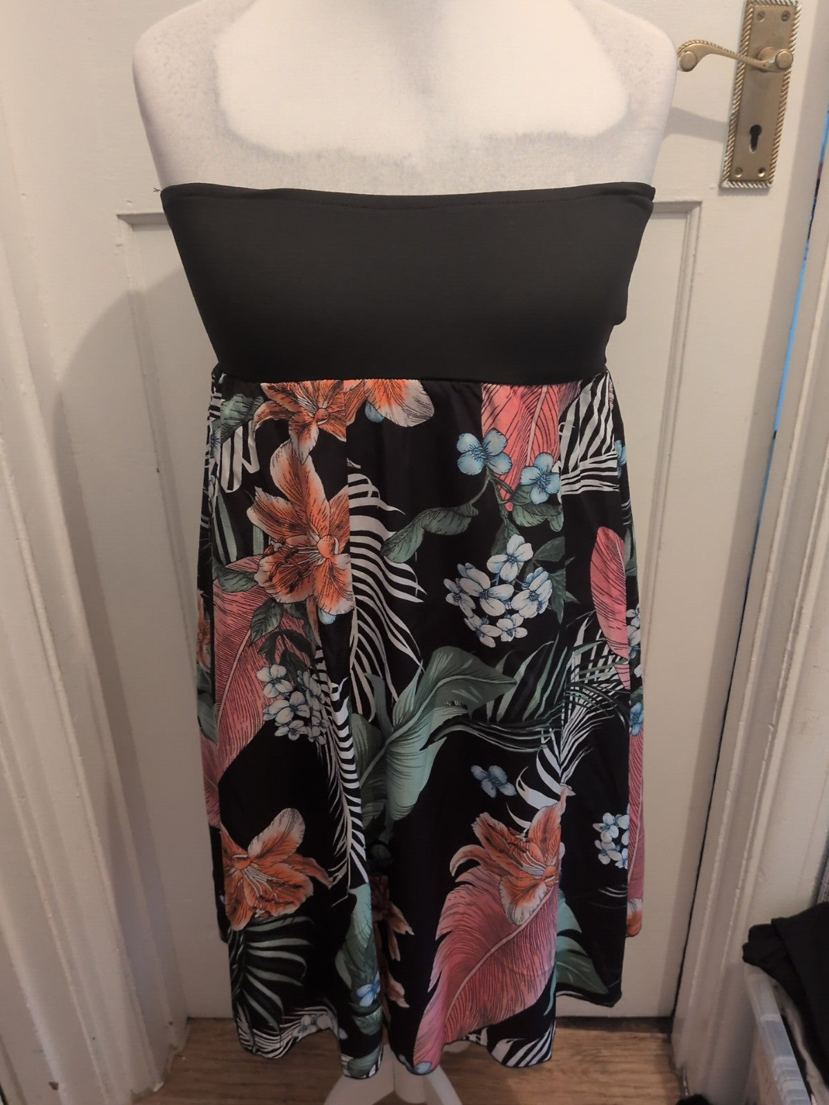 Ladies Size Small Black Floral Sleeveless Strapless Flare Dress