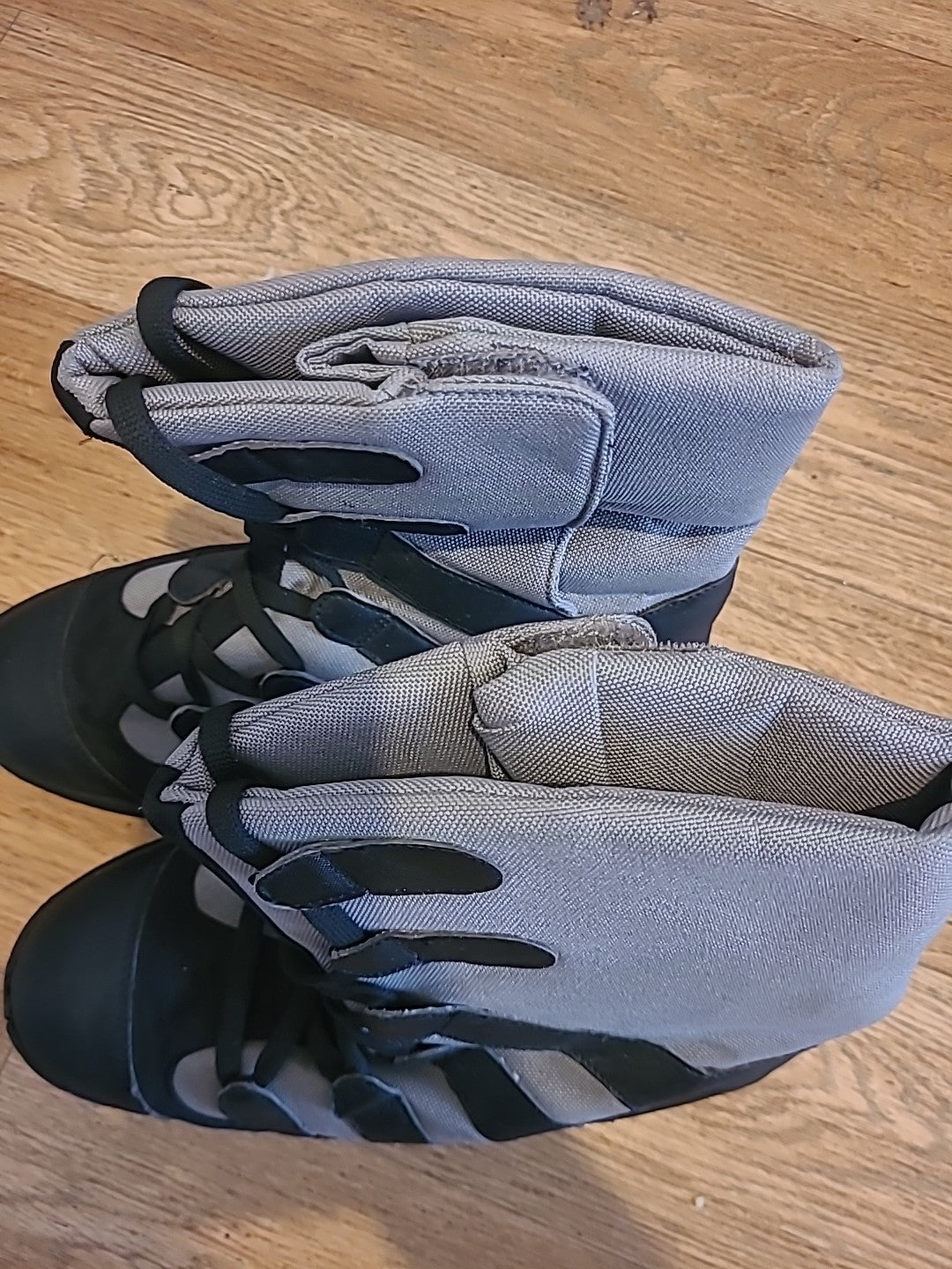 Mens Size Uk 7-8 Grey Walking Boots