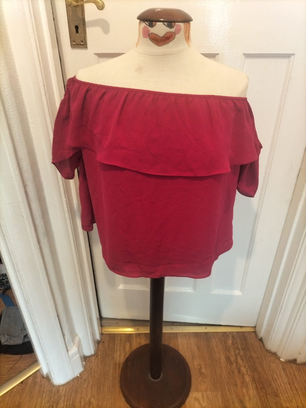 Ladies Stradivarius Size Small Deep Pinky Purple Elasticated Hem Short...