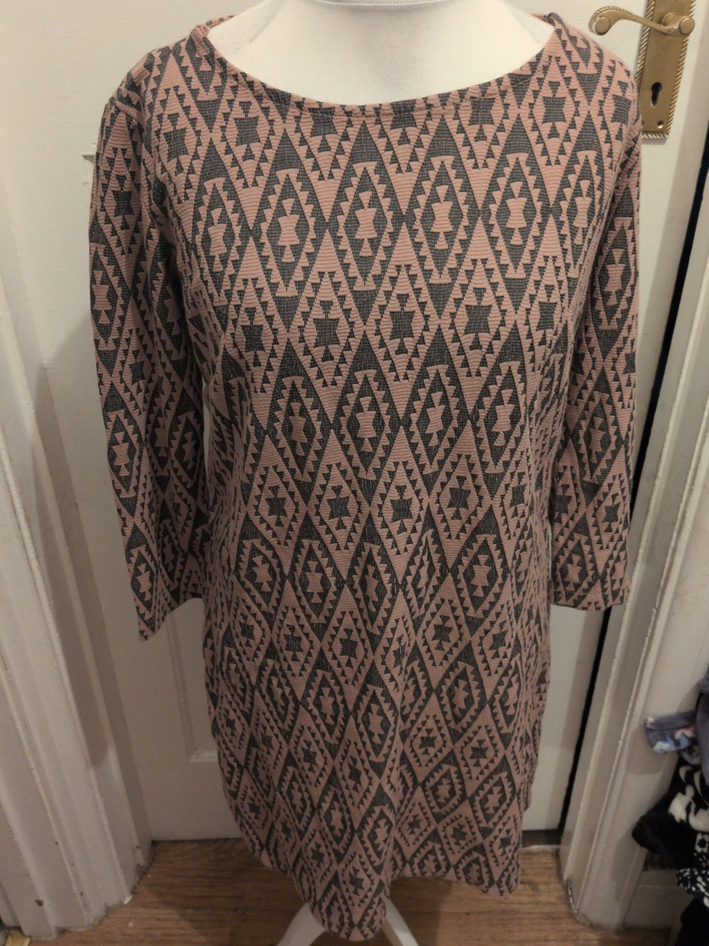 Ladies Large Pink Patterned Dress Long Sleeve