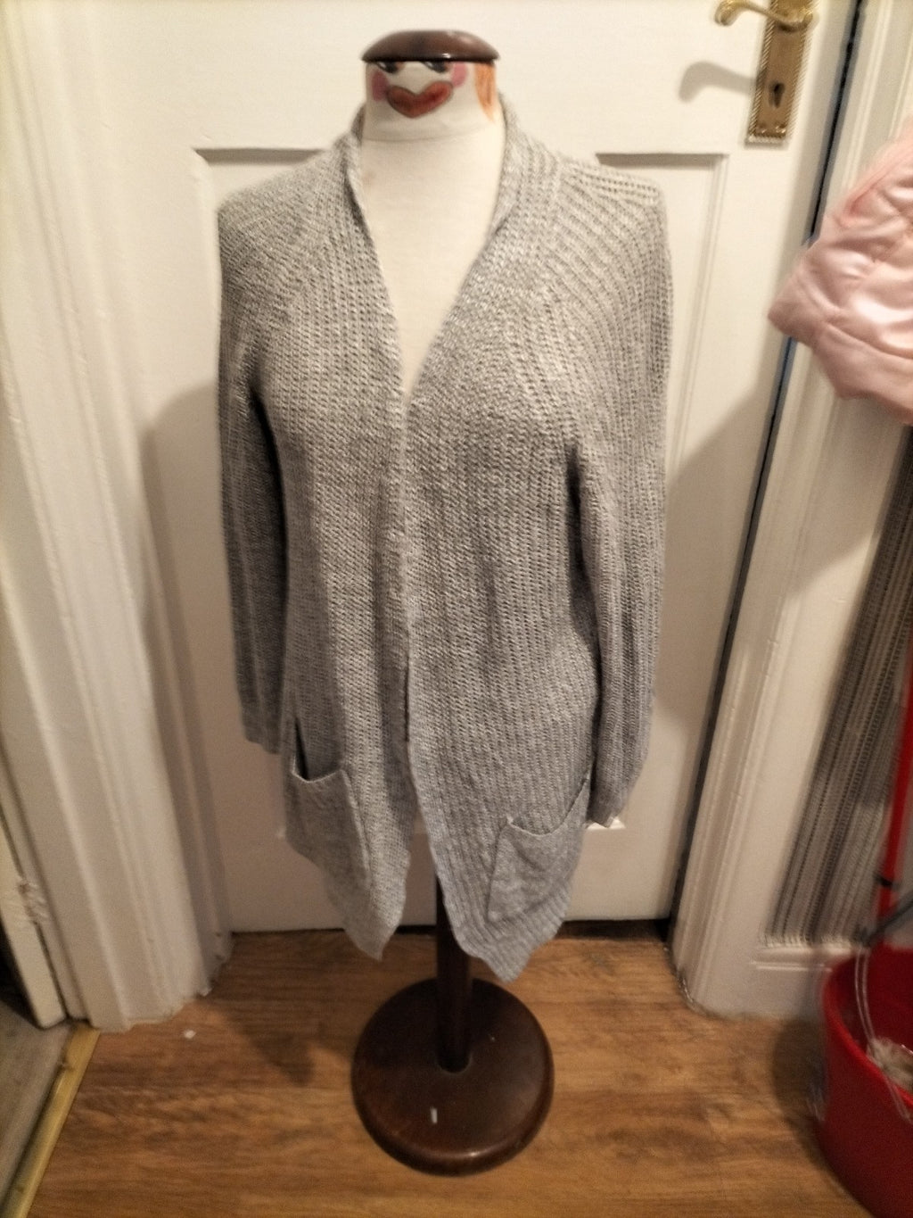 Ladies Papaya Size Small Grey Long Sleeved Knit Cardigan