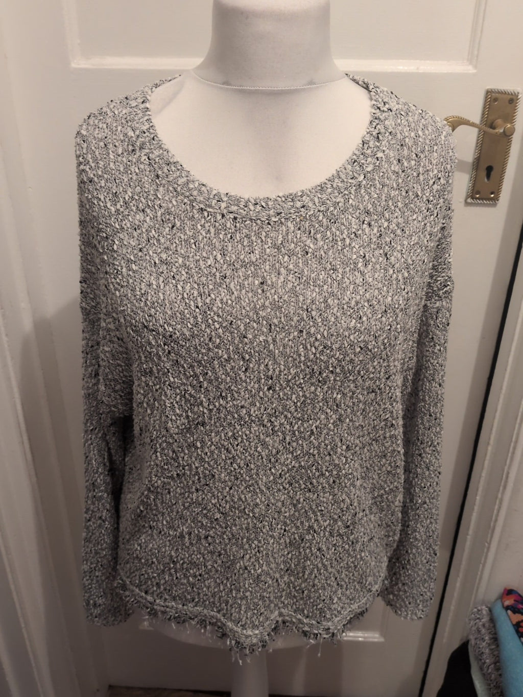 Ladies New Look Size 8-10 Grey Flecked Long Sleeved Jumper