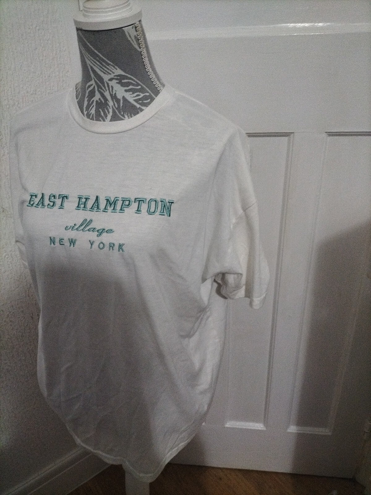 Ladies Shein M White Short Sleeved Top With The Slogan New York