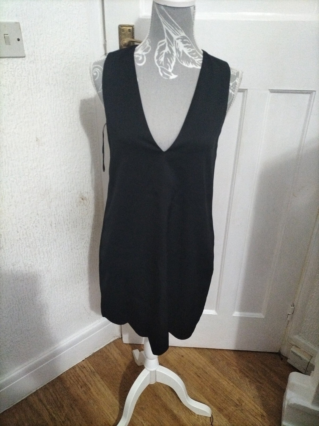 Ladies Missguided Size 8 Black Sleeveless Dress