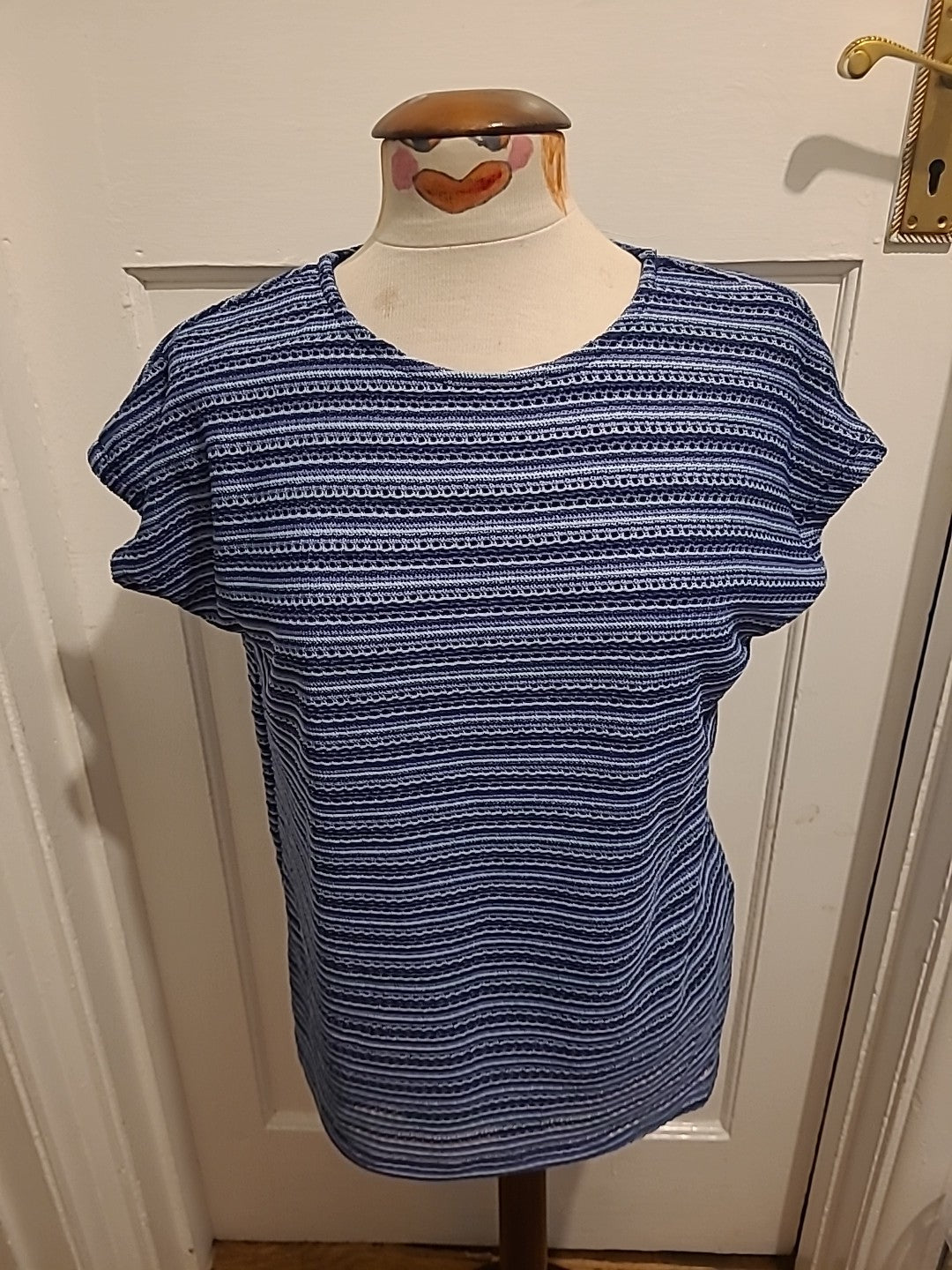 Ladies Size Large Navy Blue Striped Lined Short Sleeved Tshirt