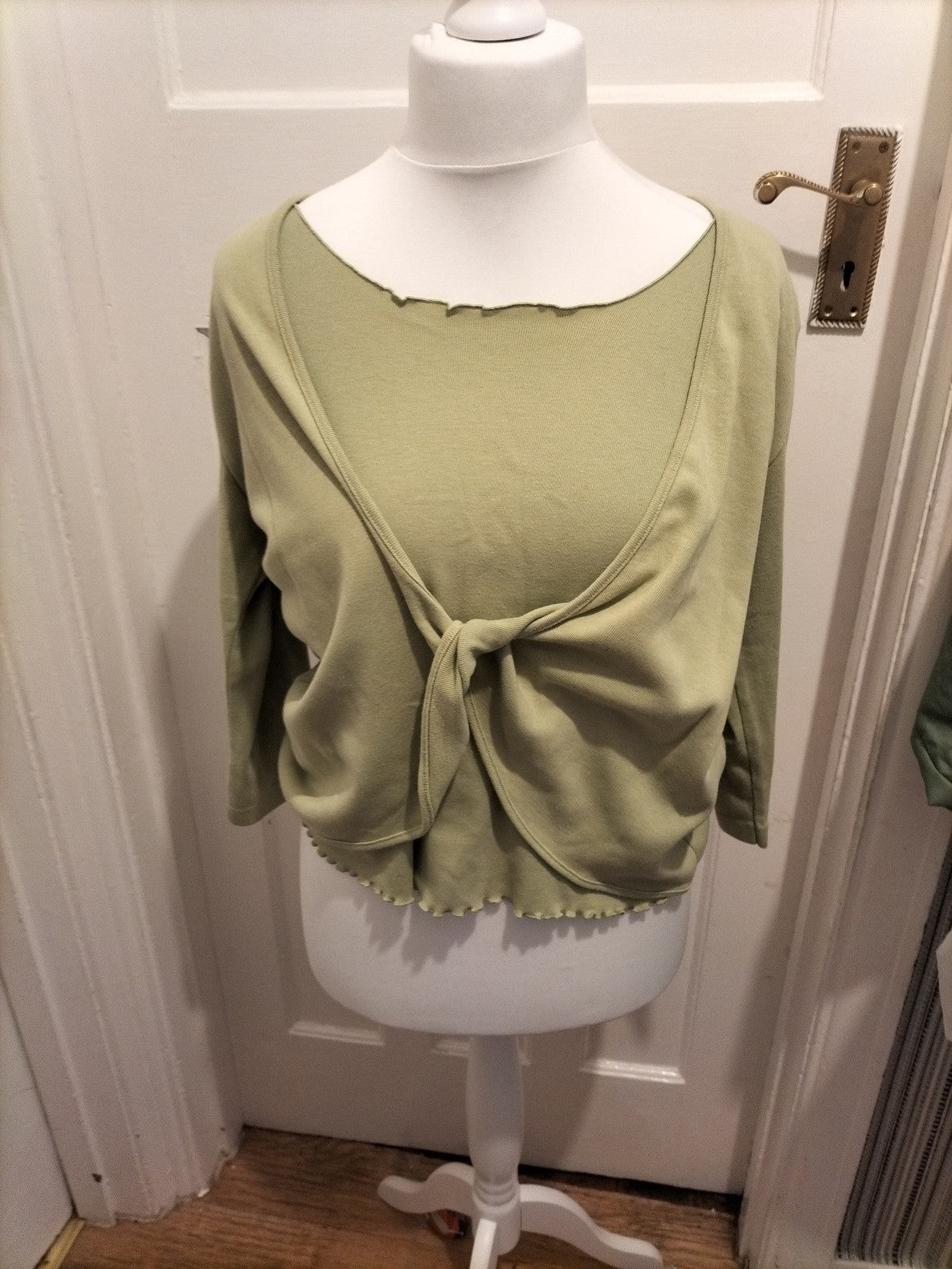 Ladies Viz.A.Viz Size 16 Pale Green Layered Blouse 3/4 Sleeved