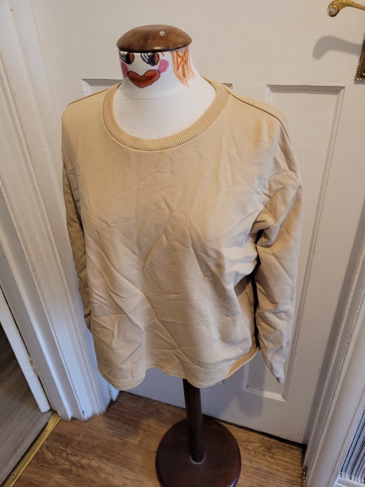 Ladies Alig/e size medium beige long sleeved pullover jumper