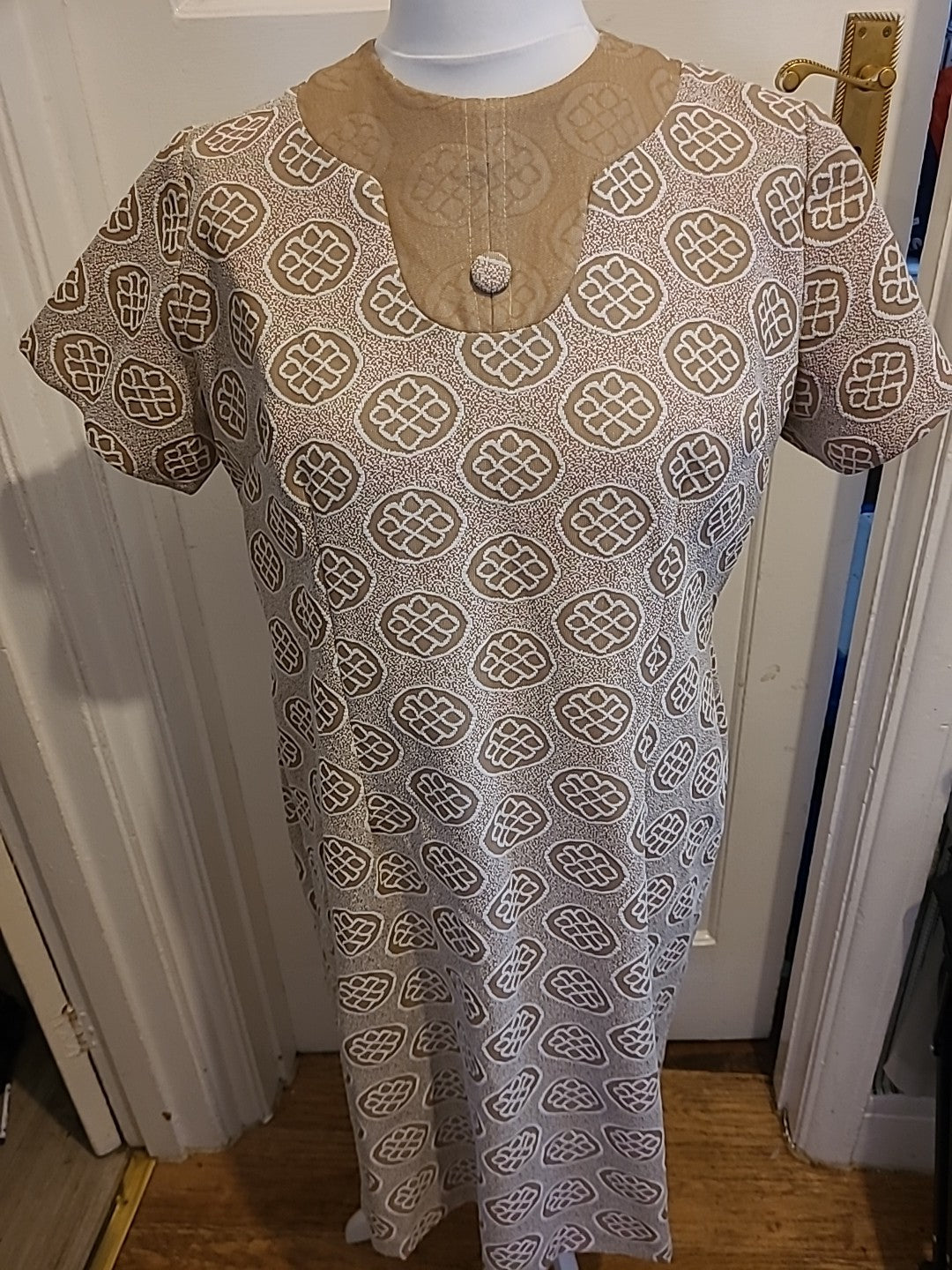 Ladies Size Large Vintage Brown And White Short Sleeved Dress