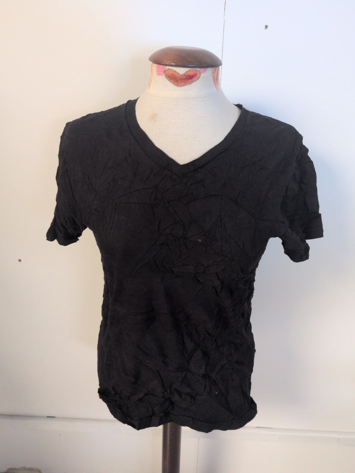 Ladies Gildan Size Small Black Short Sleeve V Neck T-shirt