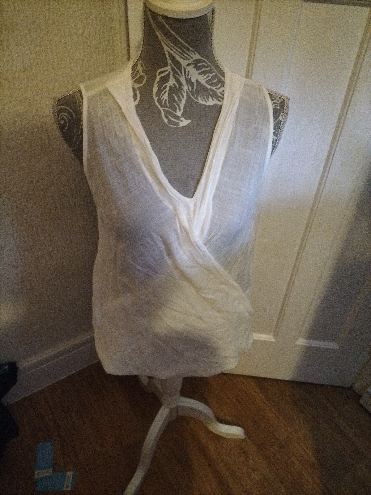Ladies New Look Size 10 White Sleeveless Blouse