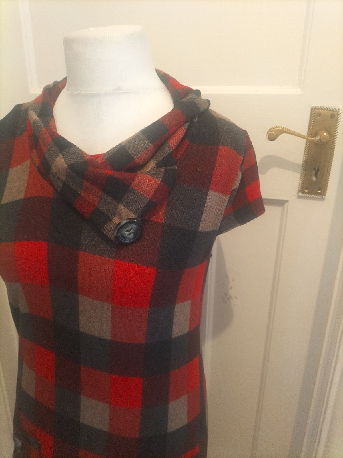 Ladies Izabel London Size 12 Red Check Short Sleeved Dress