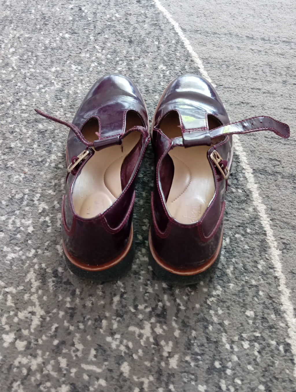 Girls Clarks Shoes Burgundy Size 3.5 T Bar Fastening Free Delivery