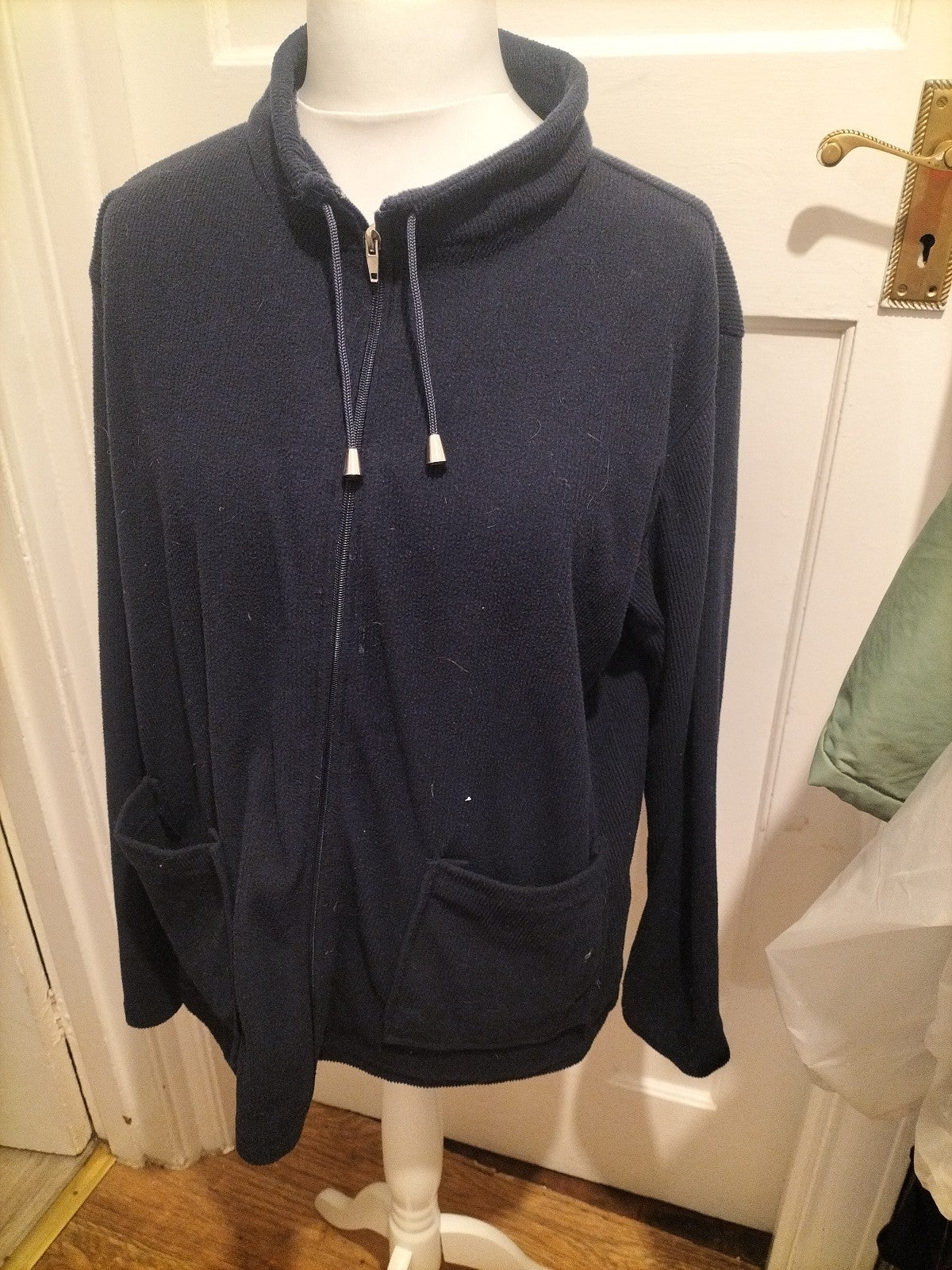 Mens Damart Size Large Navy Long Sleeved Jacket