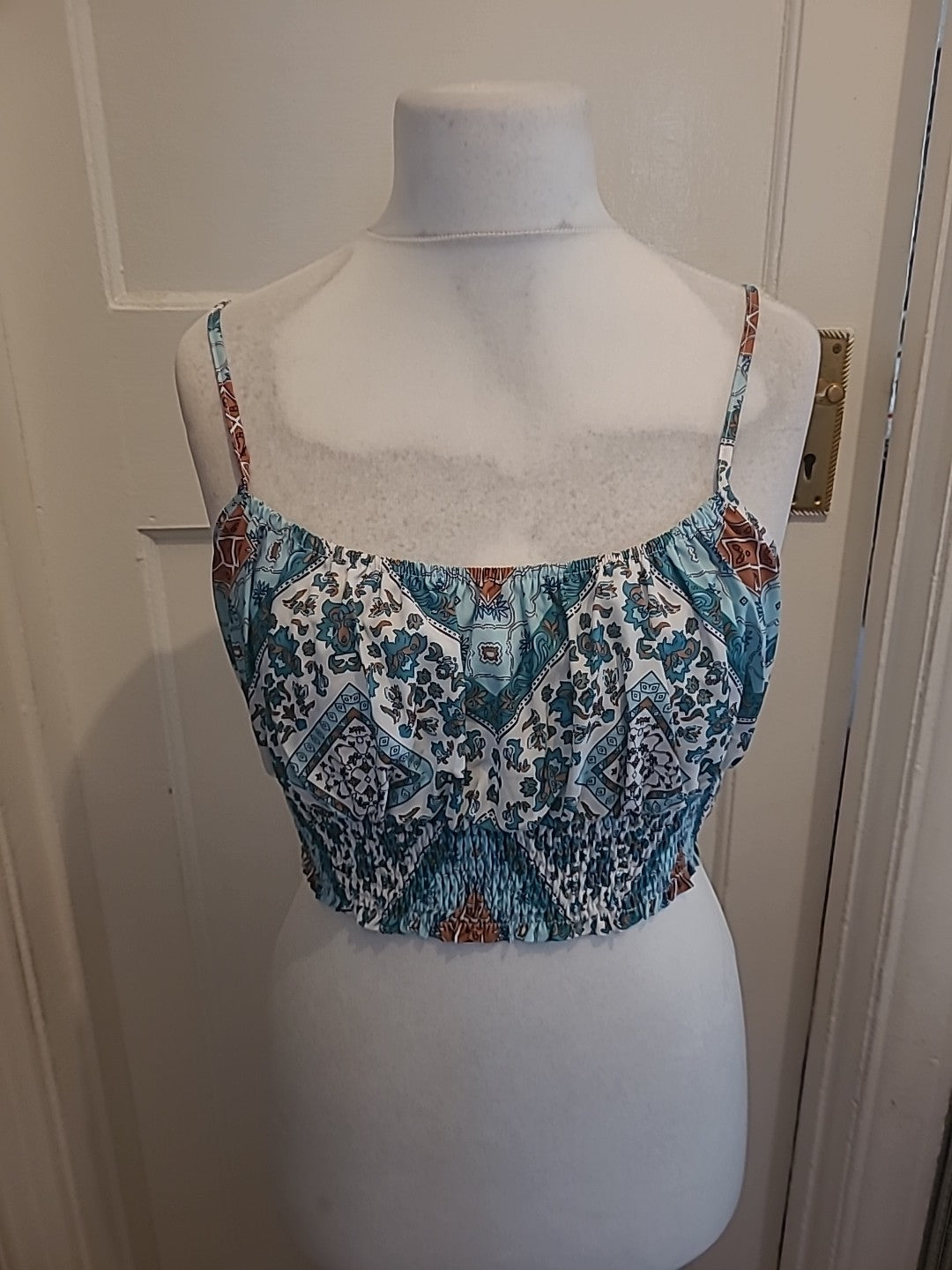 Brand New Ladies Shein Size L Green Sleeveless Top Floral