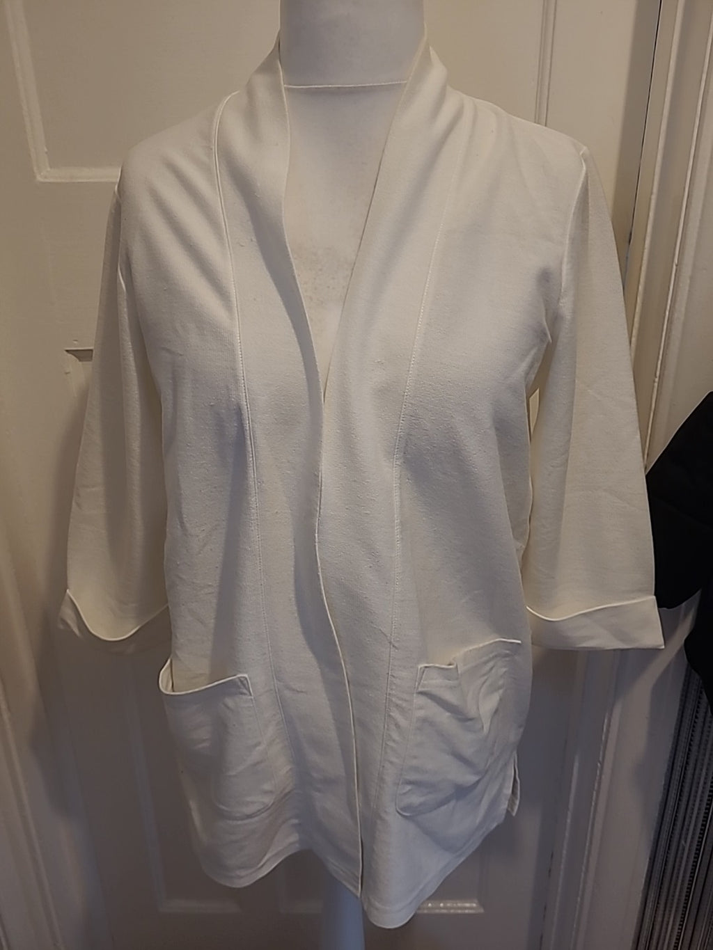 Ladies Damart Size 14-16 White Open Cardigan
