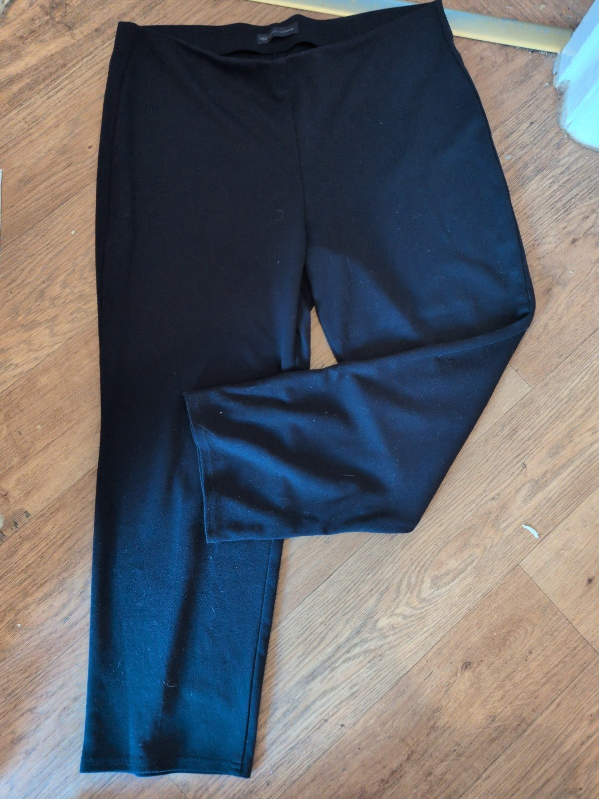Ladies Marks And Spencer Size 16 Short Navy Slim Leg Pull On Trousers