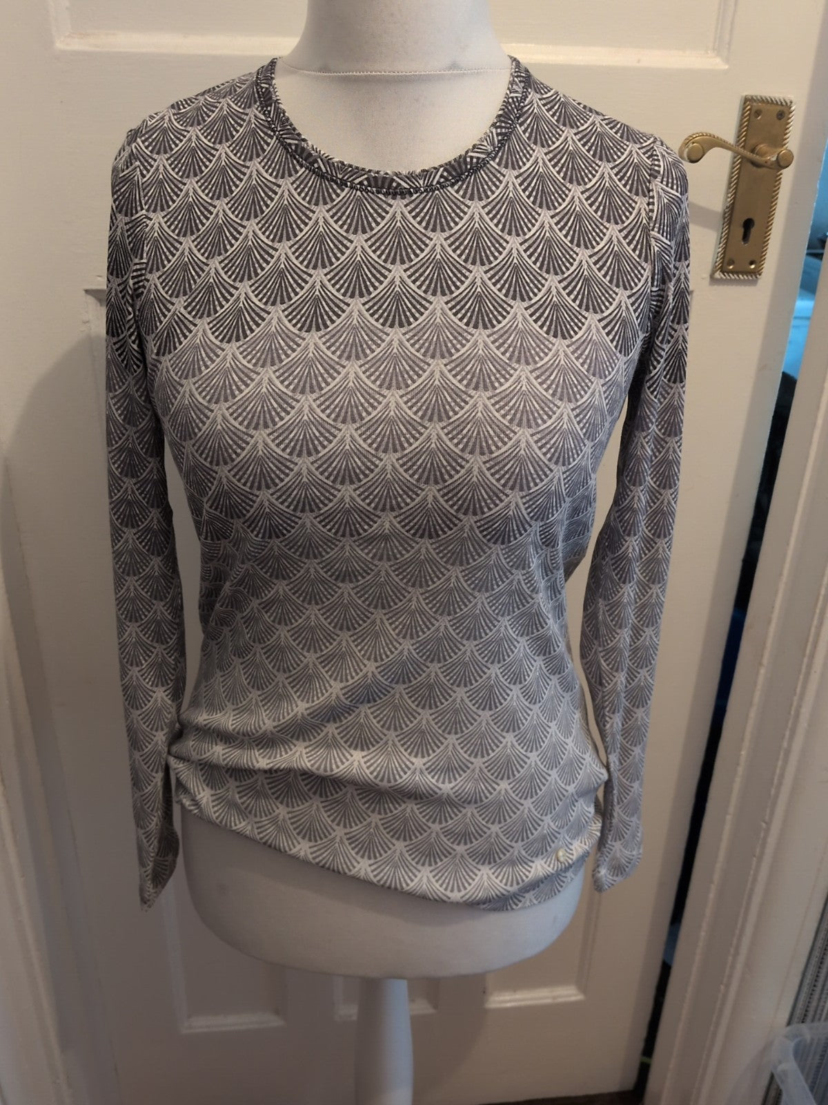 Olson 10 Grey Arc Pattern Long Sleeve Blouse