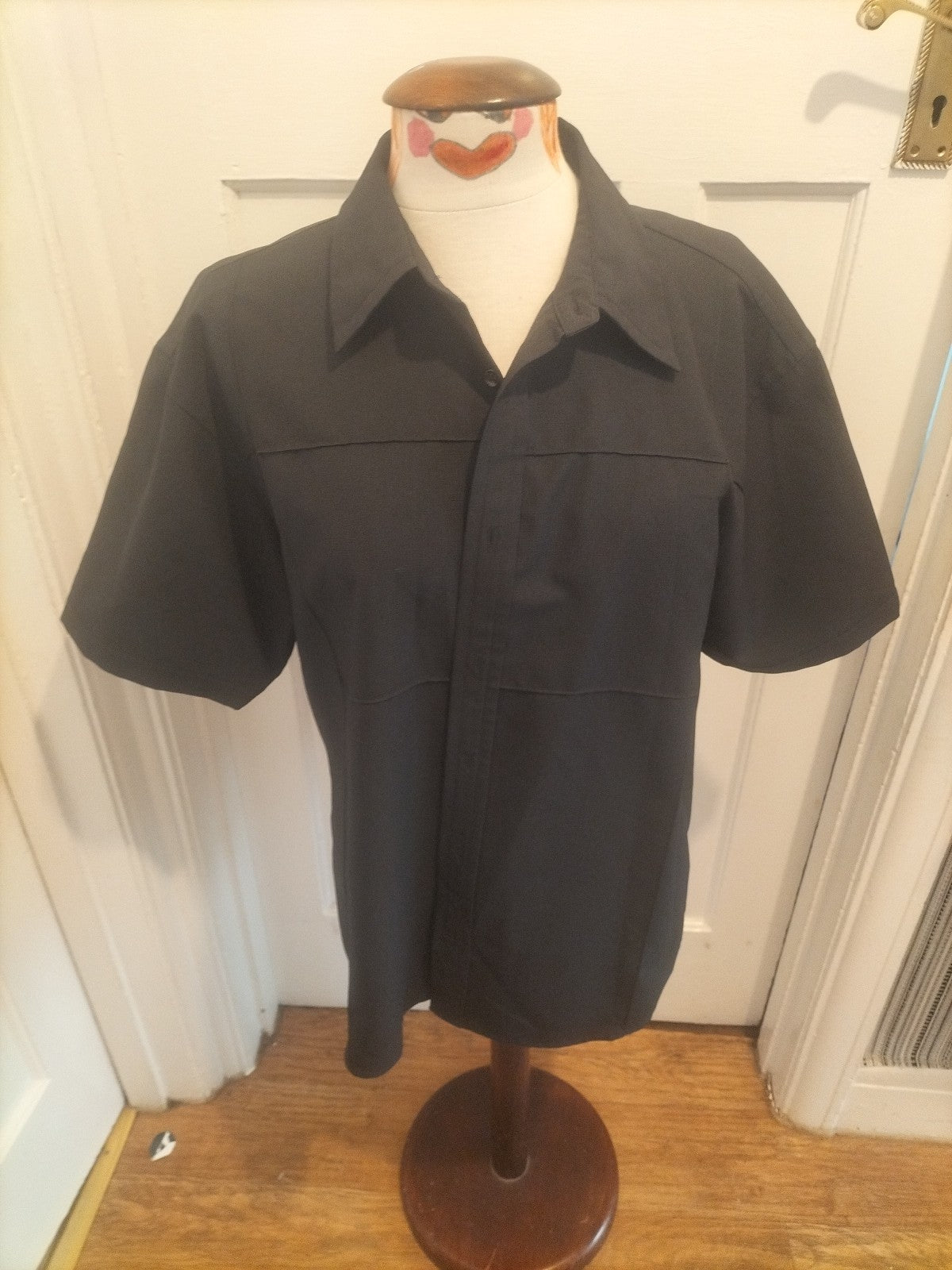 Mens Urban Spirit Size Large Black Short Sleeved Shirt