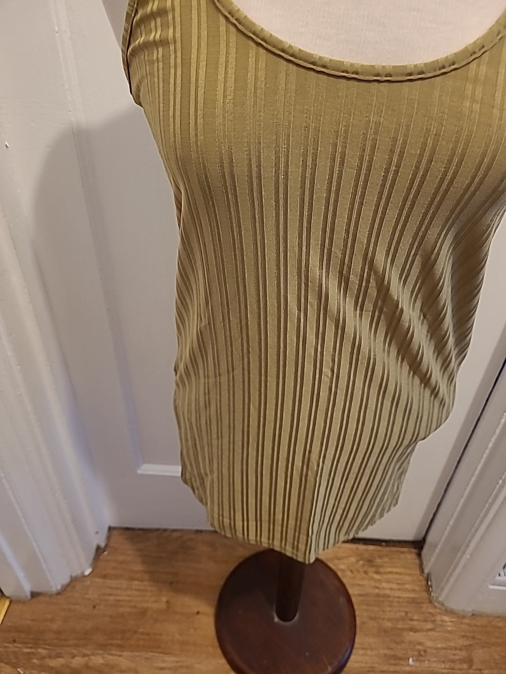 Brand New Ladies Boohoo Size 8 Khaki Sleeveless Top