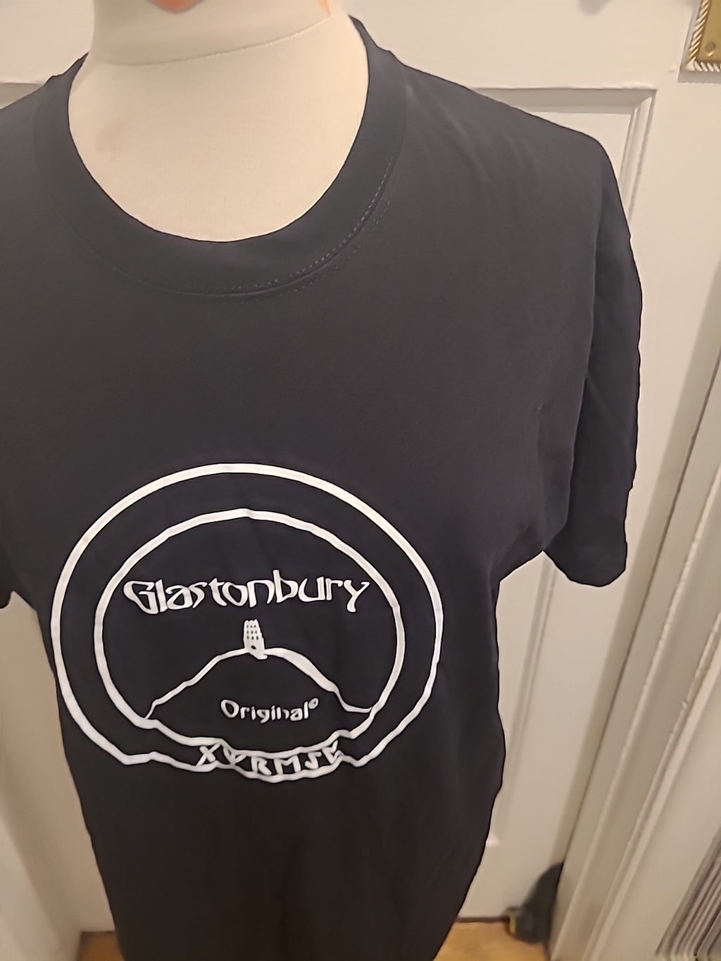 Mens Fruit Of The Loom Size Large Black Glastonbury Short Sleeved Tshirt