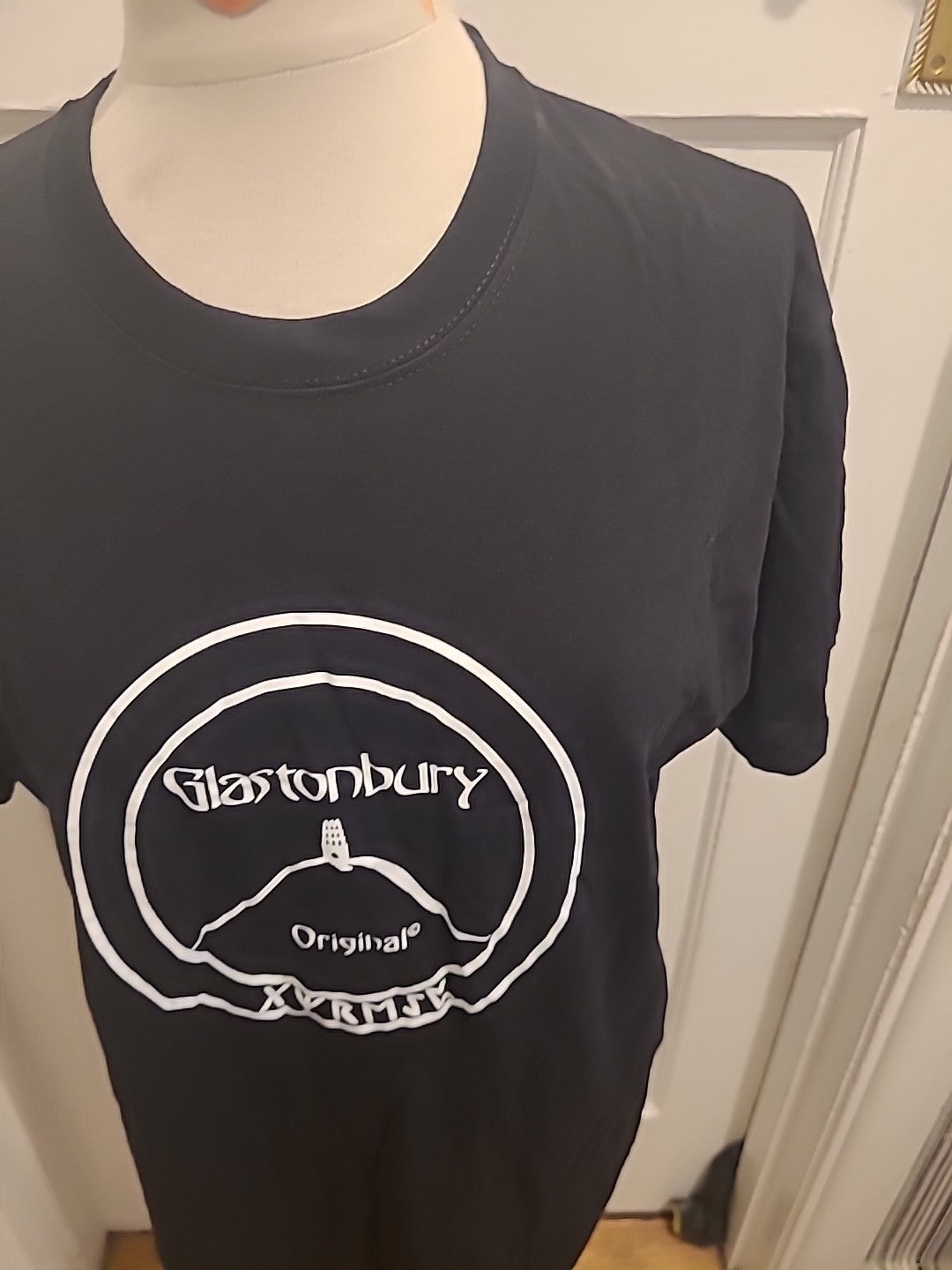 Mens Fruit Of The Loom Size Large Black Glastonbury Short Sleeved Tshirt