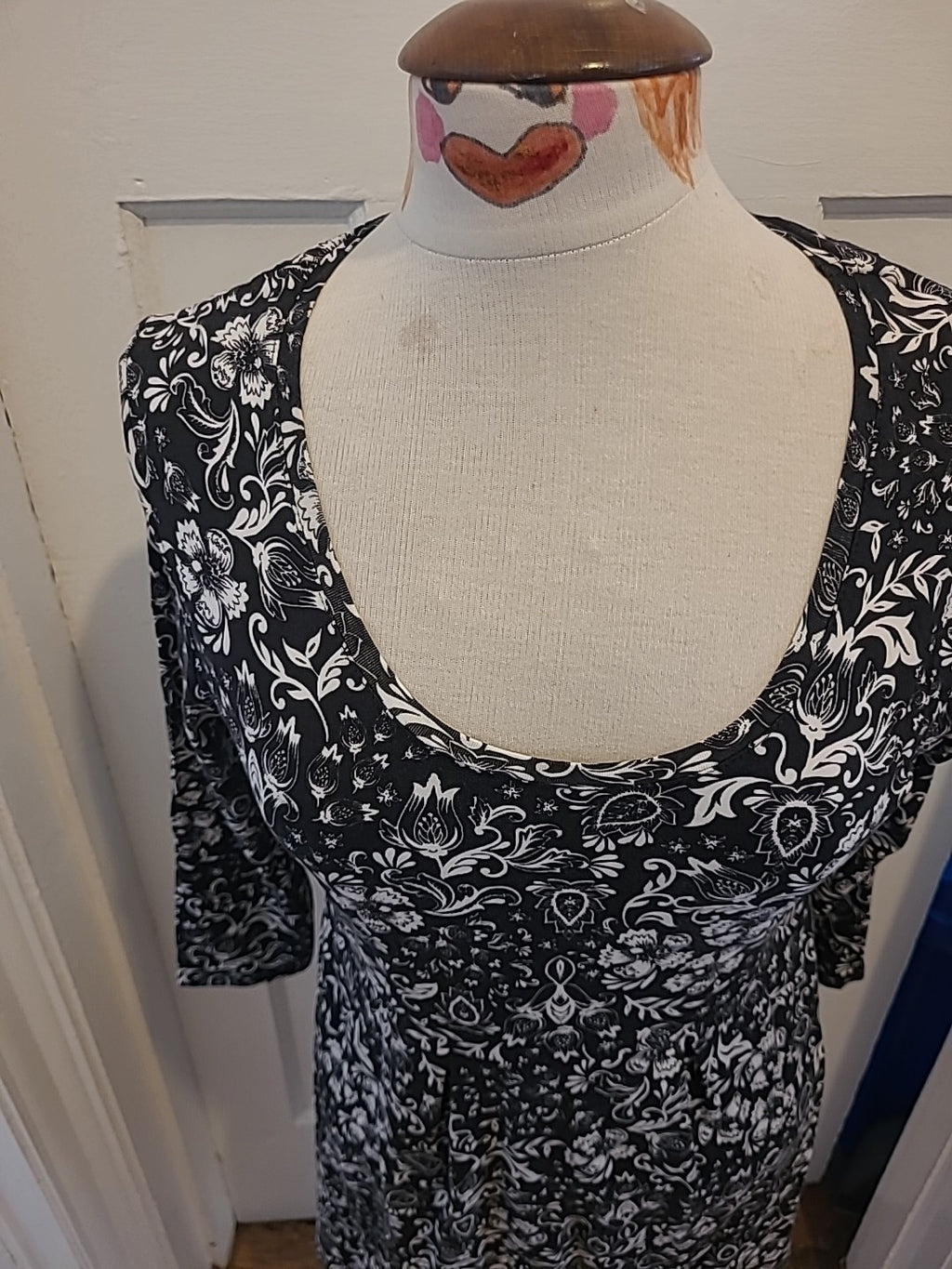 Ladies Tu Size 14 Black White Long Sleeved Dress