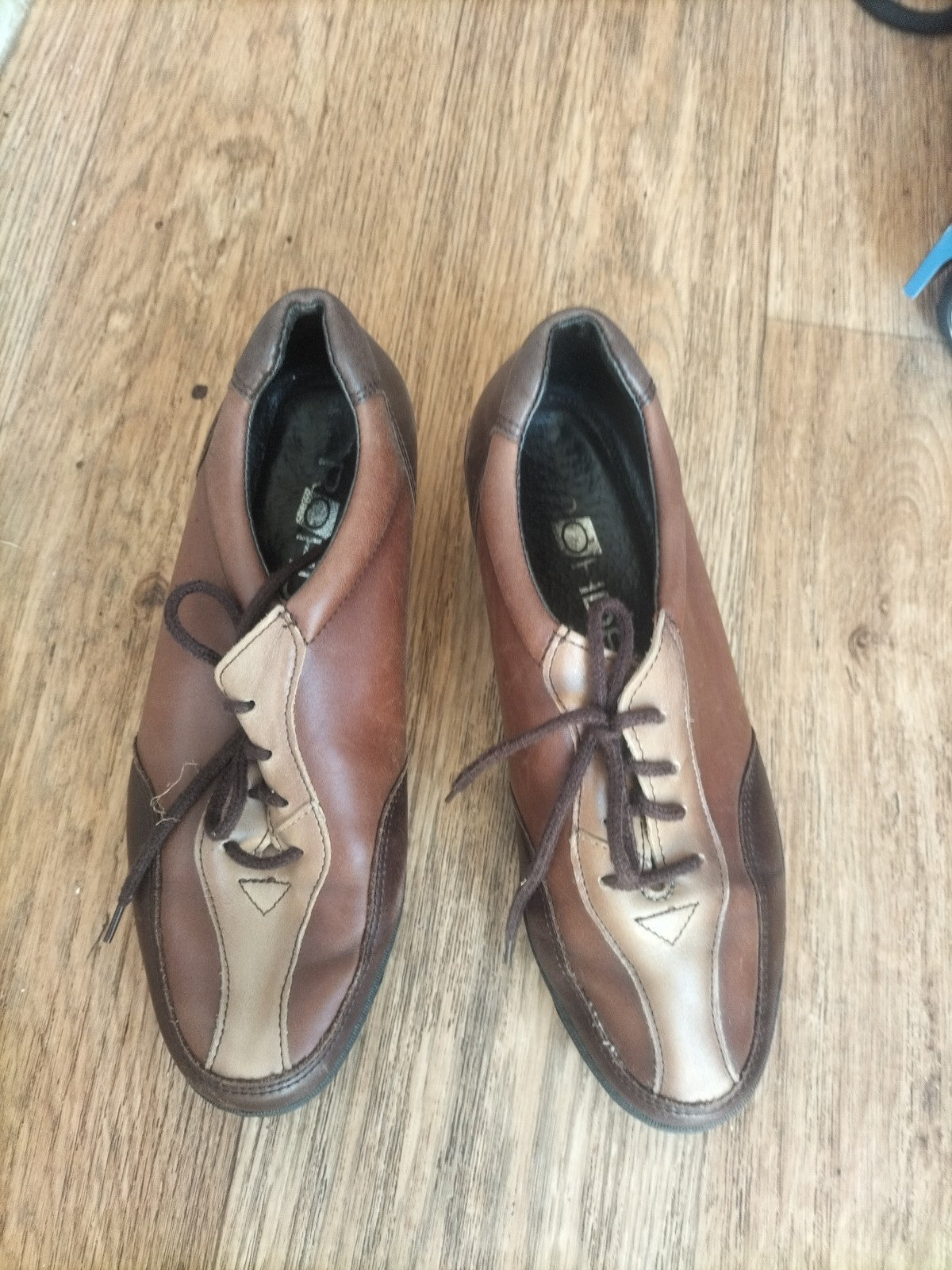 Ladies Rohde Size 4 Brown Tie Up Shoes