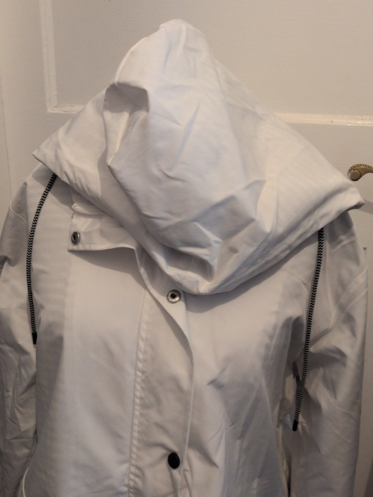 Ladies XL White Rain Coat Hooded Zipped