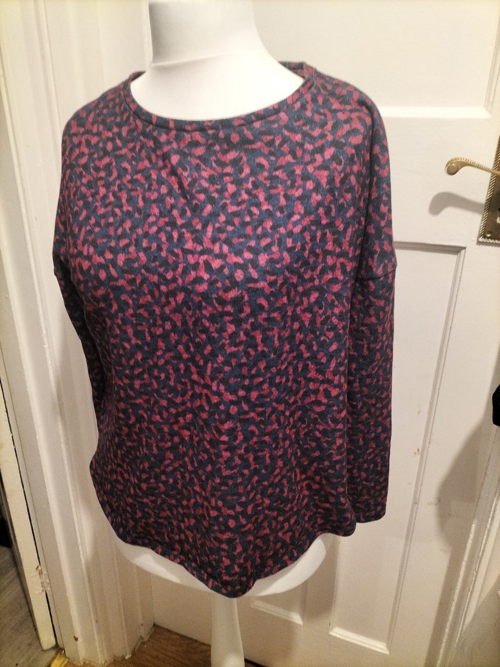 Ladies Nutmeg Size 12 Navy And Pink Long Sleeved Lightweight Jumper