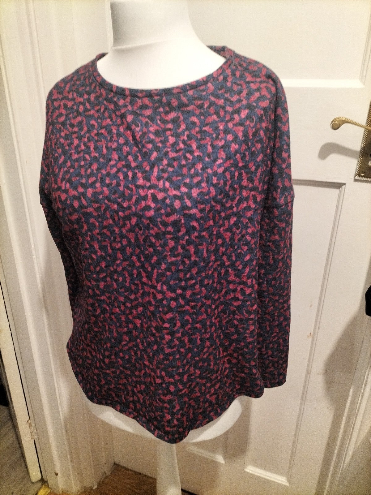Ladies Nutmeg Size 12 Navy And Pink Long Sleeved Lightweight Jumper