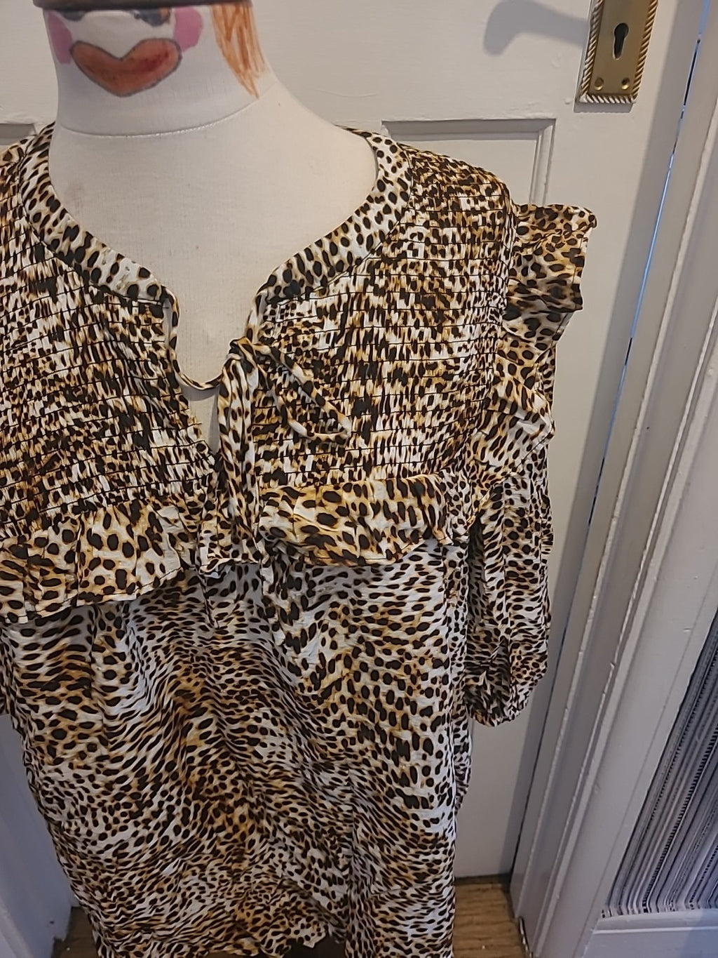 Ladies Papaya Size 22 Leopard Print Shorts Sleeve Blouse