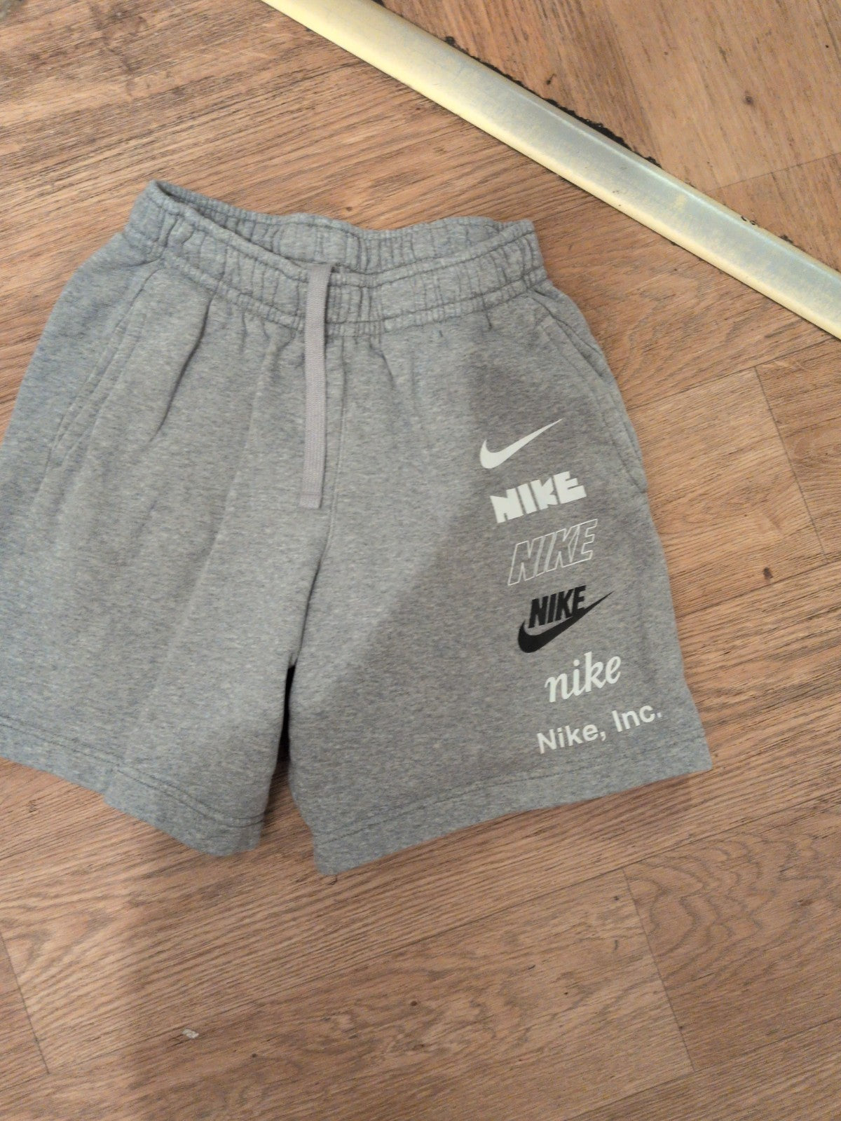 Boys Nike Youth Large Grey Sweat Shorts