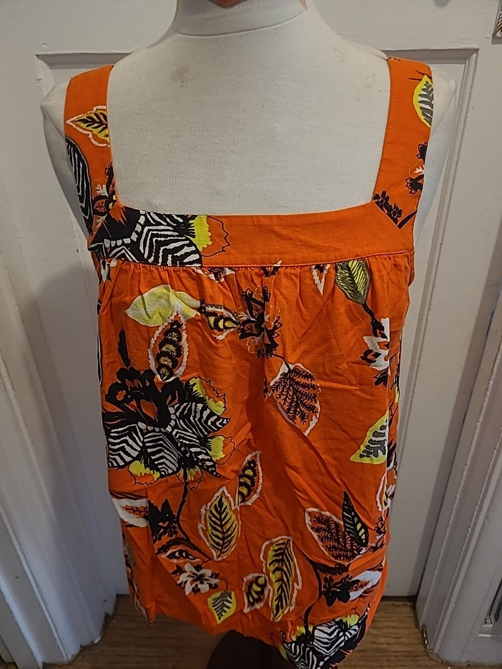 Ladies Tu Size 12 Orange Leaf Patterned Tshirt Sleeveless