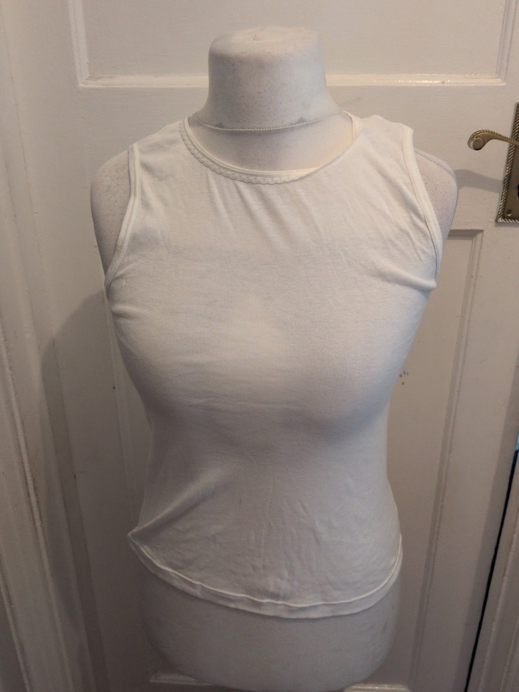 14 White Sleeveless Vest T-shirt