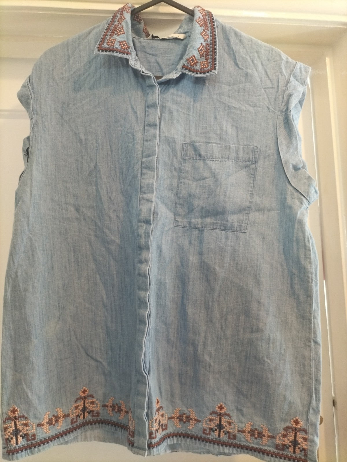 Ladies TU Size 8 Sleeveless Denim Shirt