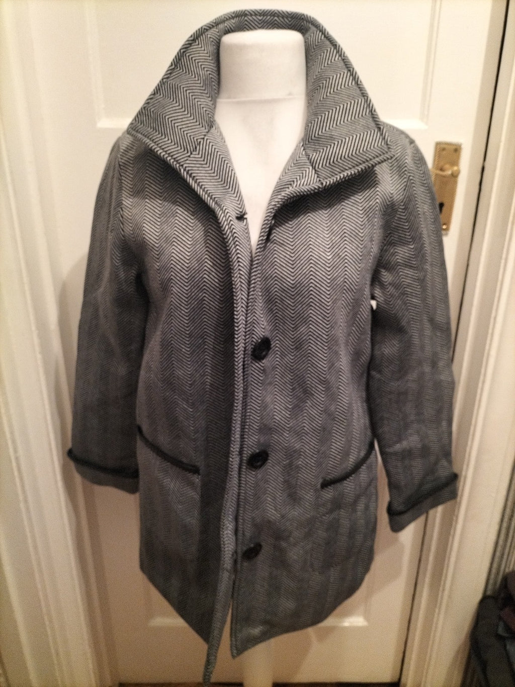 Ladies Anne De Lancay Size M Black And White Lined Blazer