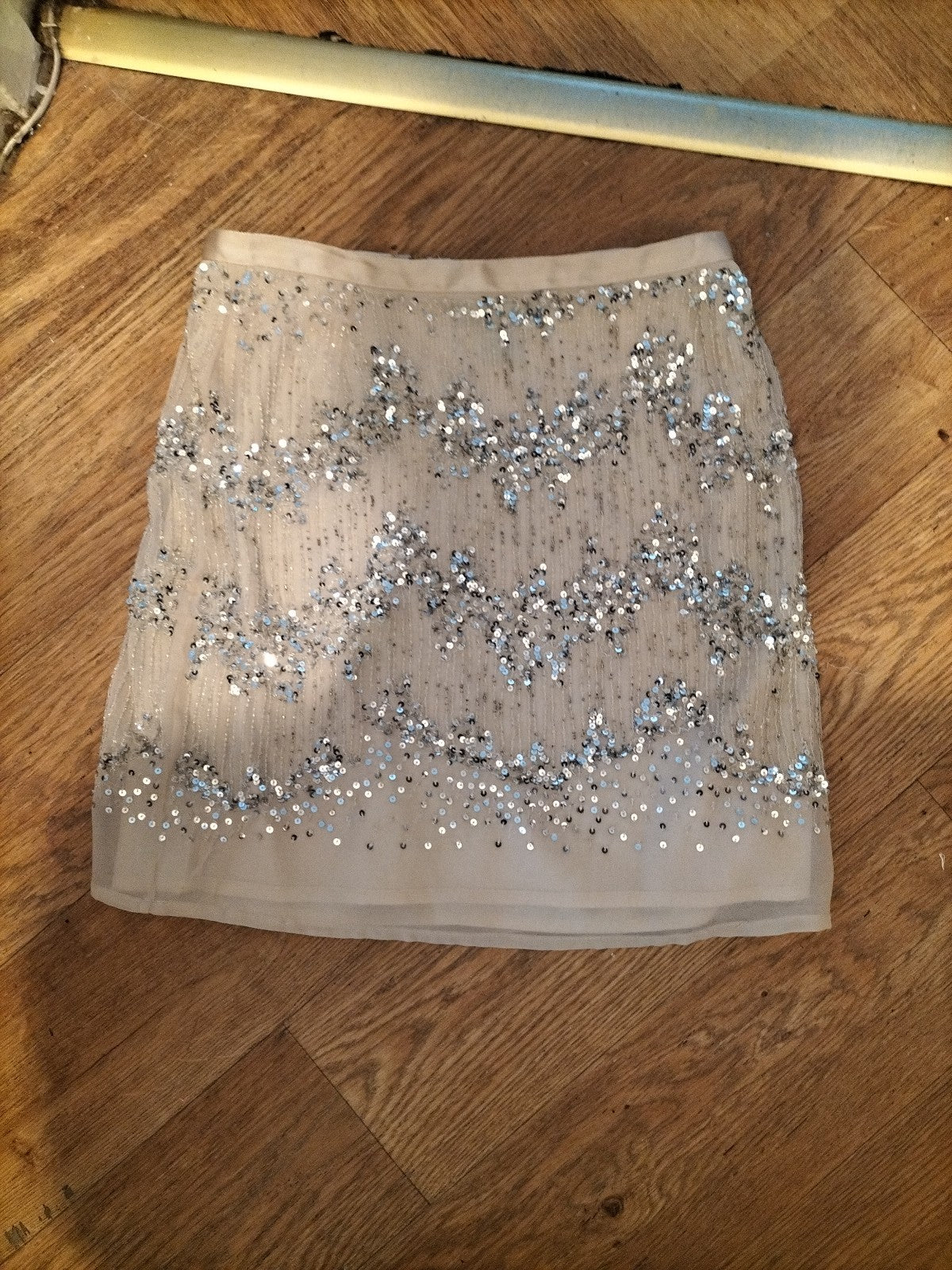 Ladies H&M Size 6 Beige Sequin Skirt