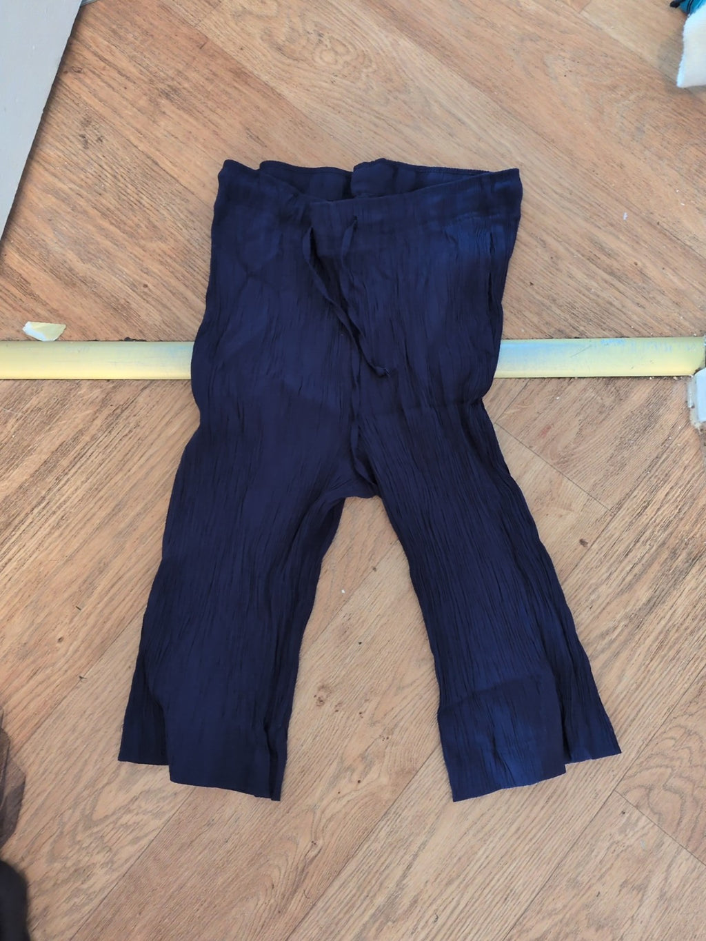 Damart 10 Navy Crinkle Crop Trousers