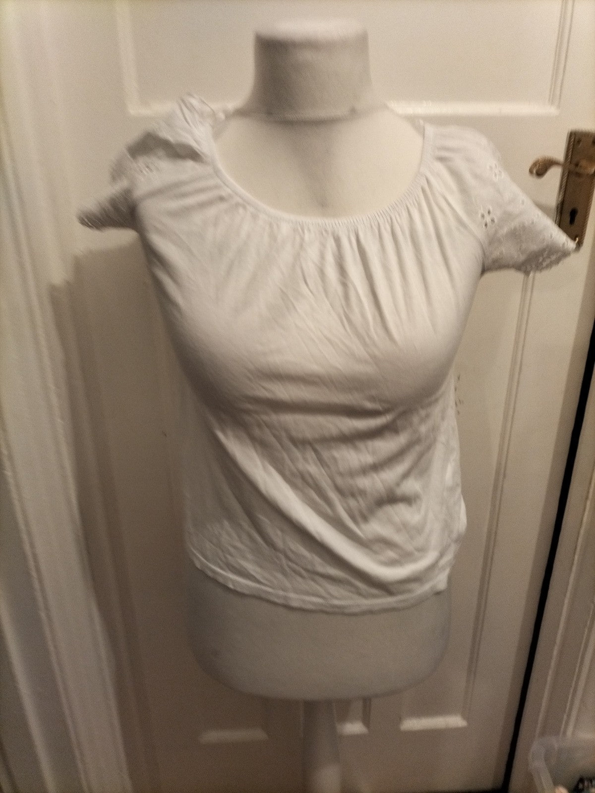 Ladies New Look Size 6 White Short Sleeve Wide Neck T-shirt
