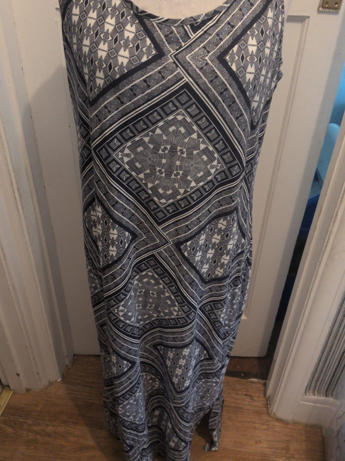 Ladies 16 Approx Blue And White Aztec Maxi Dress Sleeveless Long Length