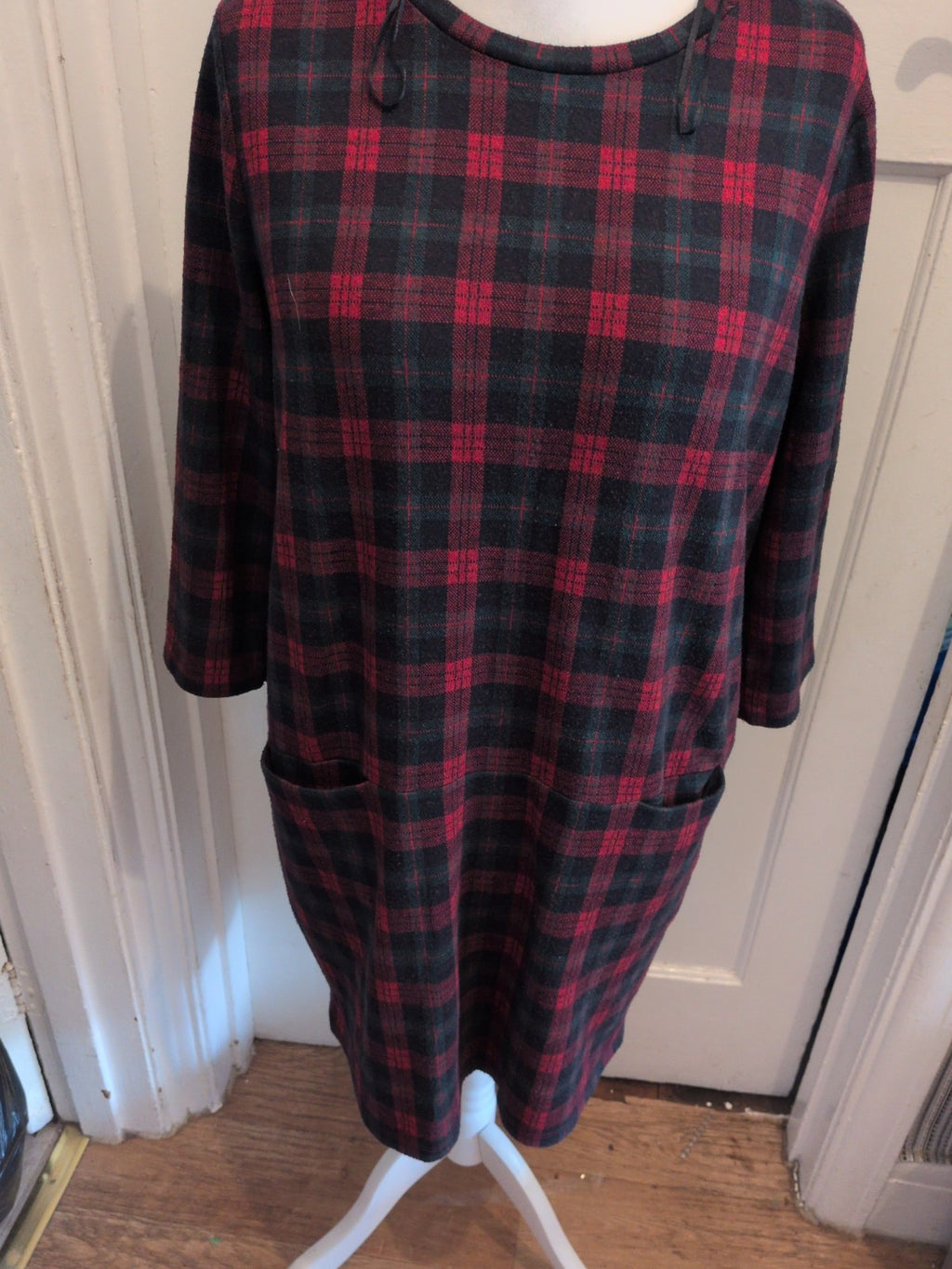 Ladies Tu Size 16 Tartan Check Long Sleeve Dress