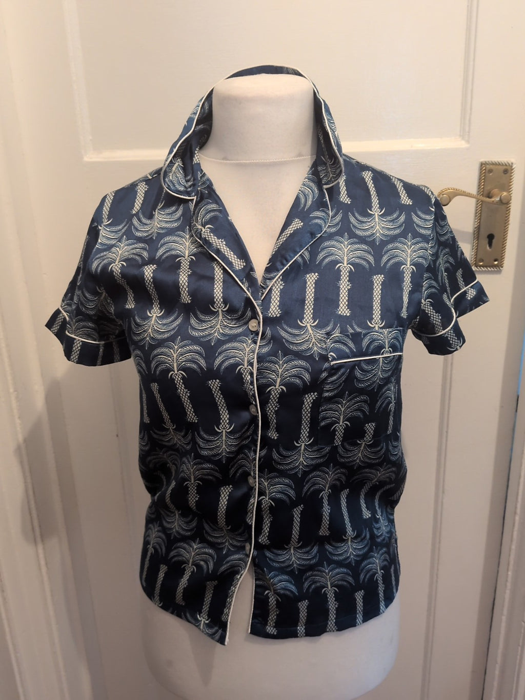 Ladies Pretty little thing Size 6 Navy And White Collared Palm Tree Pyjama Top