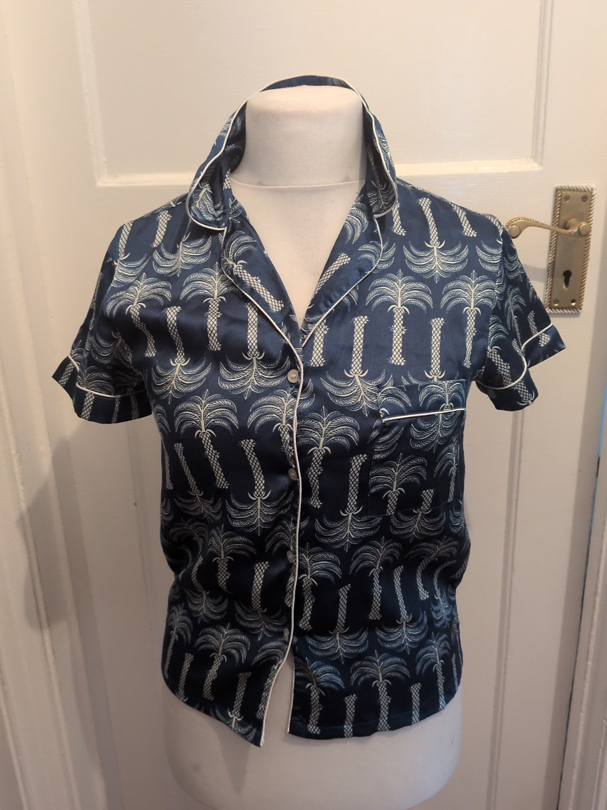 Ladies Pretty little thing Size 6 Navy And White Collared Palm Tree Pyjama Top