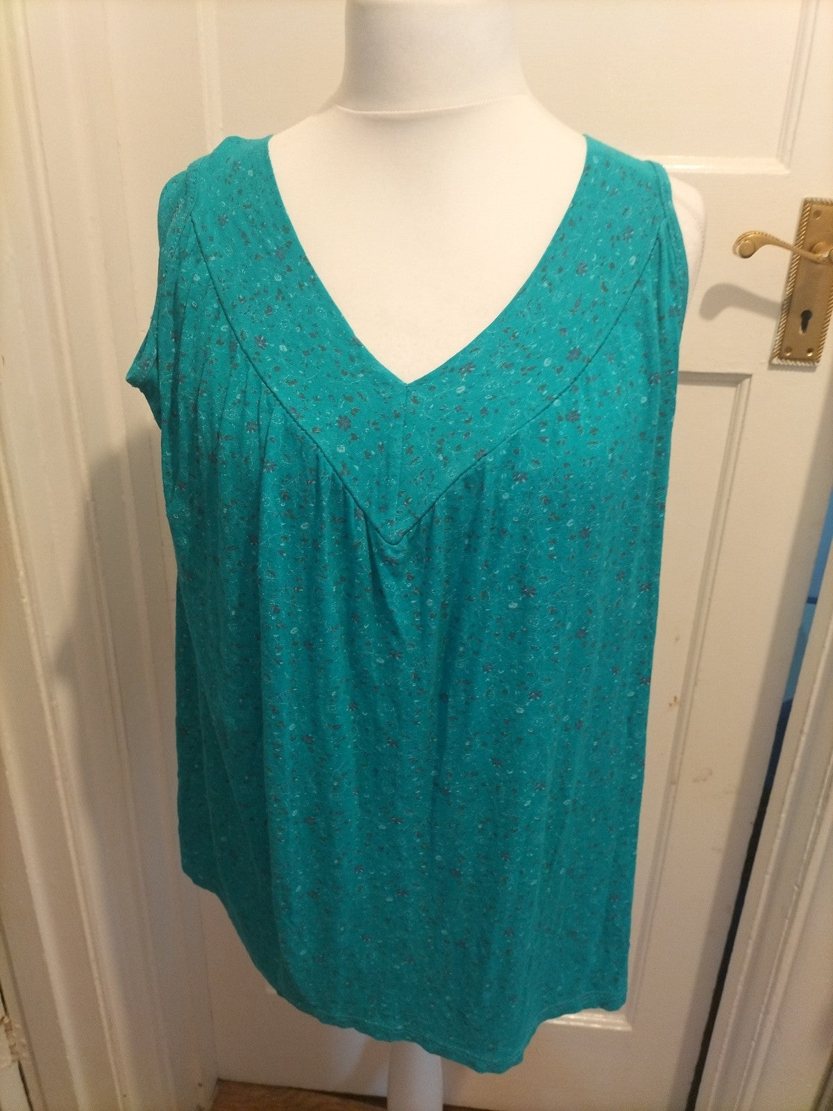 Ladies Size XL Teal Patterned V Neck Blouse